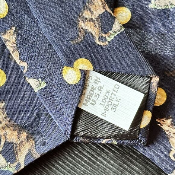 Wemco Animal Print Endangered Wolf Dolphin Eagle Moon Mens 100% Silk Neck Tie - Picture 7 of 7